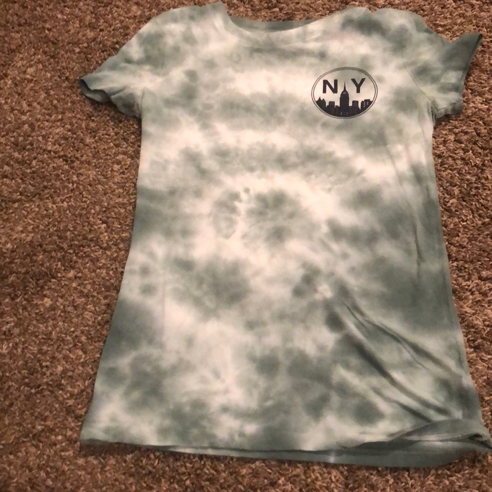 Green tie-dye tee